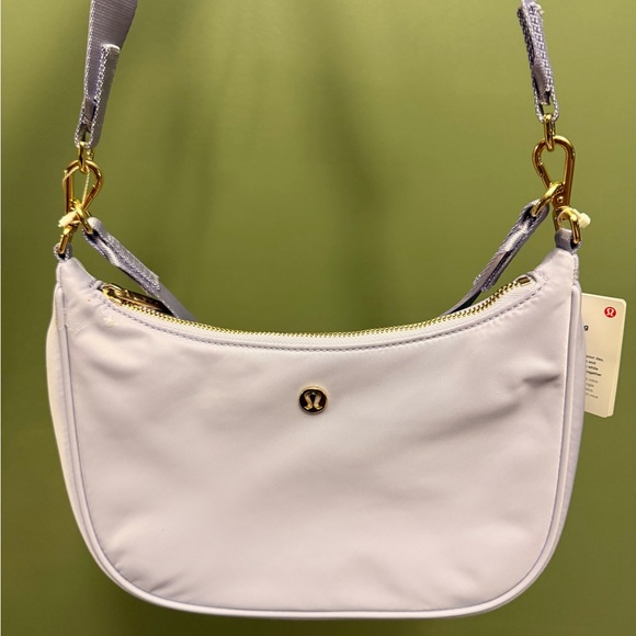 NWT lululemon athletica city essentials Shoulder Bag - Picture 3 of 6